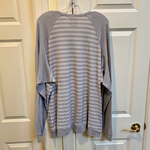 Splendid Mills Men’s Grey & White Long Sleeve Tee - Picture 5 of 5